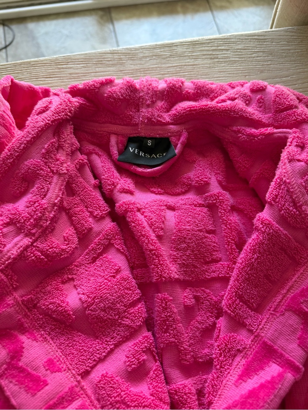 I ♡ Baroque Short Bathrobe - Picture 3 of 4